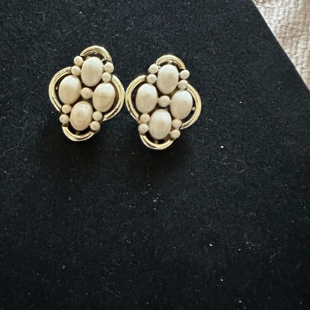 Antique Elegant silver and Cream clip on Earrings